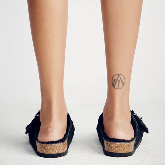 New Birkenstock Arizona Shearling Sandals in Suede Black US 8 / EUR 39 - Picture 12 of 12